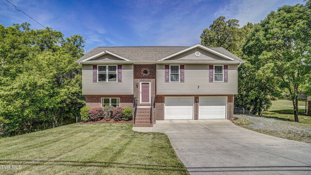 Photo of 3920 Thornton Drive, Kingsport, TN 37664 (MLS # 9994561)