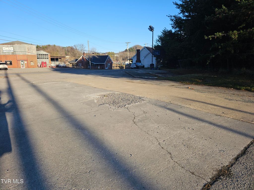 Photo of 108 Park Avenue, Wise, VA 24293 (MLS # 9989463)