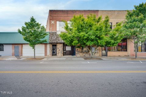 Photo of 308 Sullivan Street, Kingsport, TN 37660 (MLS # 9995567)
