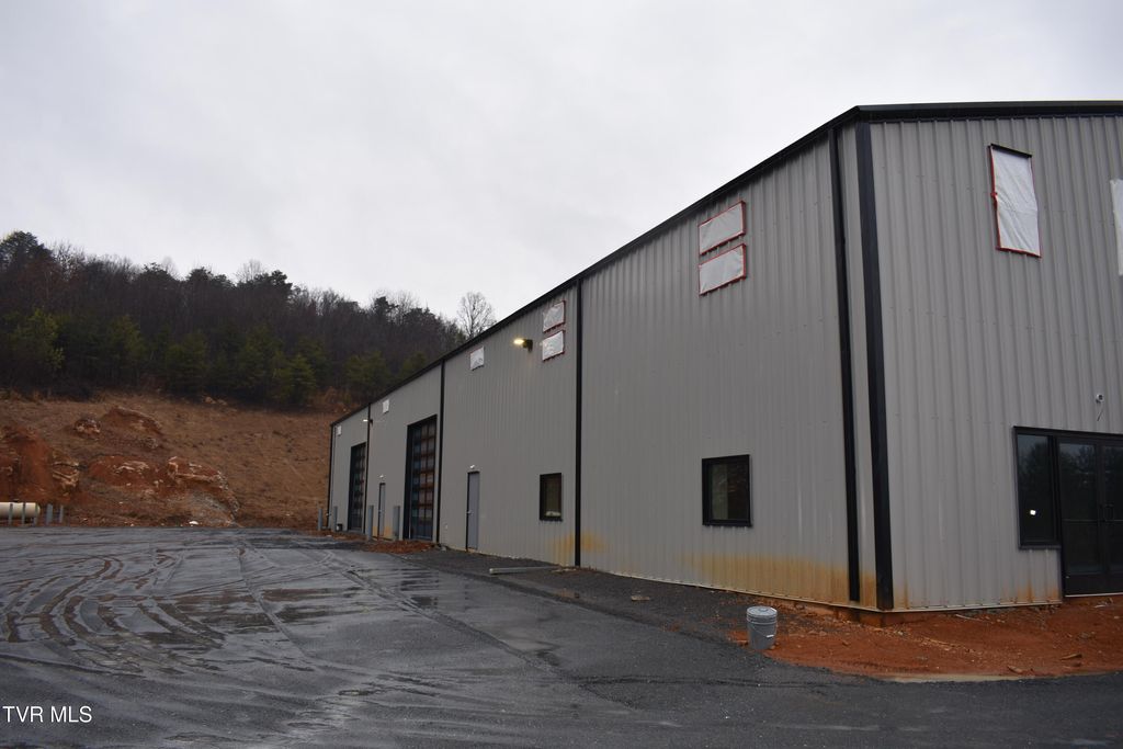 Photo of 2640 Stone West Drive, Kingsport, TN 37660 (MLS # 9991699)