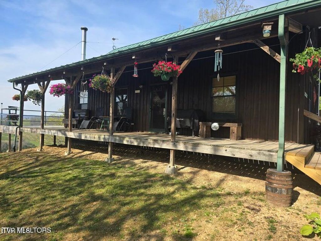 Photo of 5316 Tennessee 66, Sneedville, TN 37869 (MLS # 9993843)