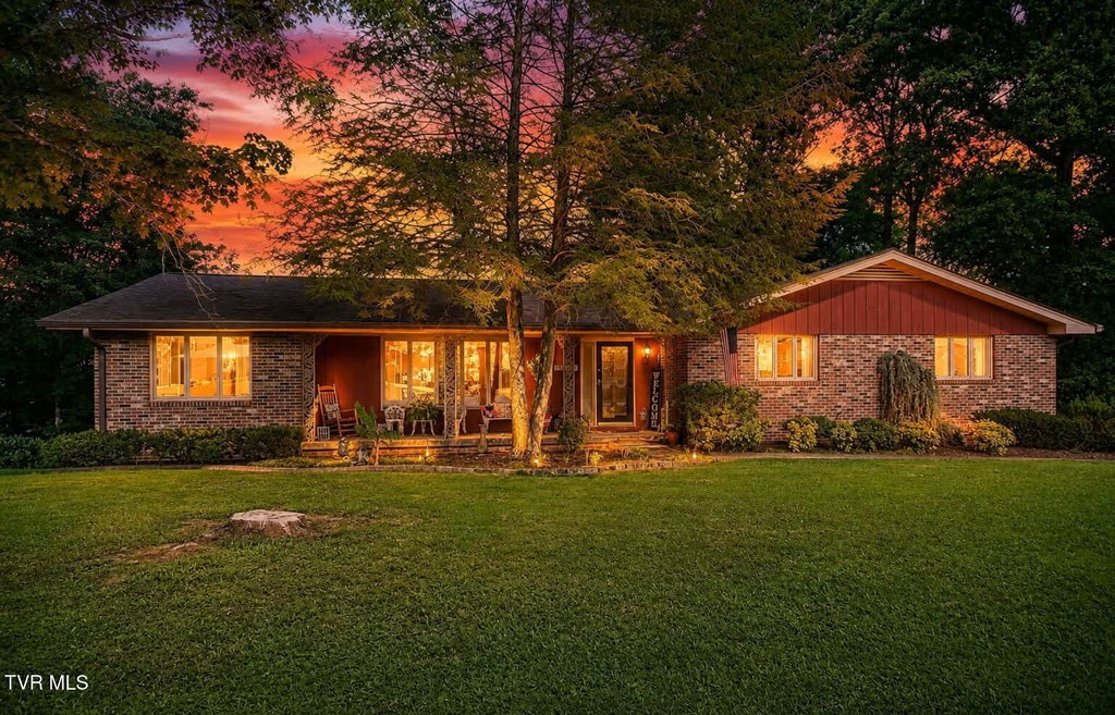 Photo of 2513 Essex Drive, Kingsport, TN 37660 (MLS # 9998384)