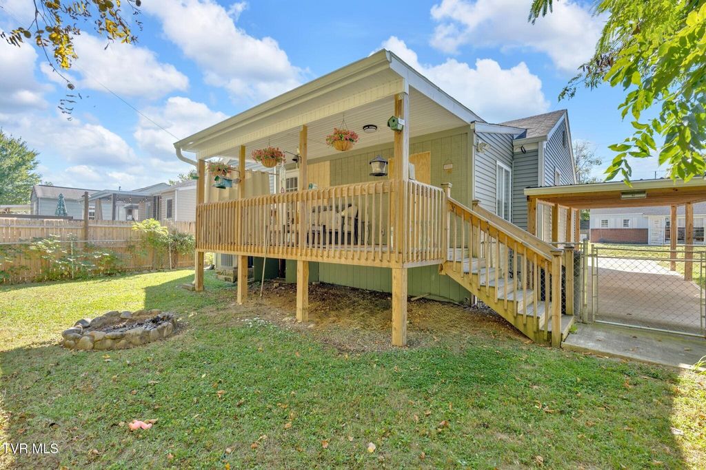 Photo of 1420 Belmont Drive, Kingsport, TN 37664 (MLS # 9987258)