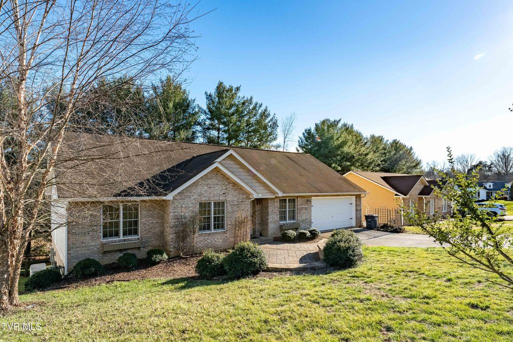 Photo of 149 Old Mill Court, Kingsport, TN 37664 (MLS # 9991697)