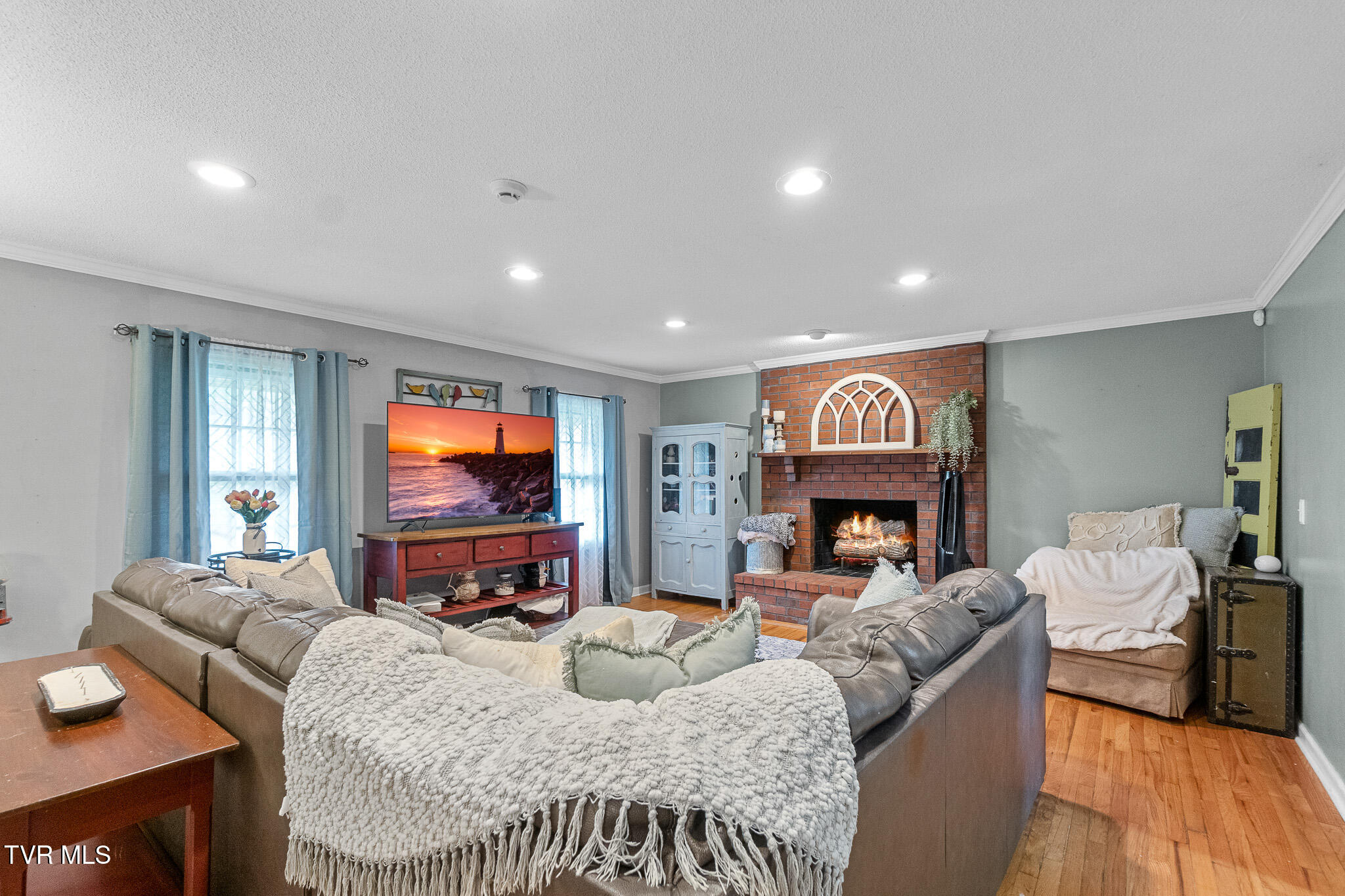 523 Ravenwood Drive, Johnson City, Tennessee image 2