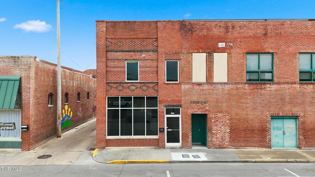 Photo of 109 Shelby Street, Kingsport, TN 37660 (MLS # 9994164)