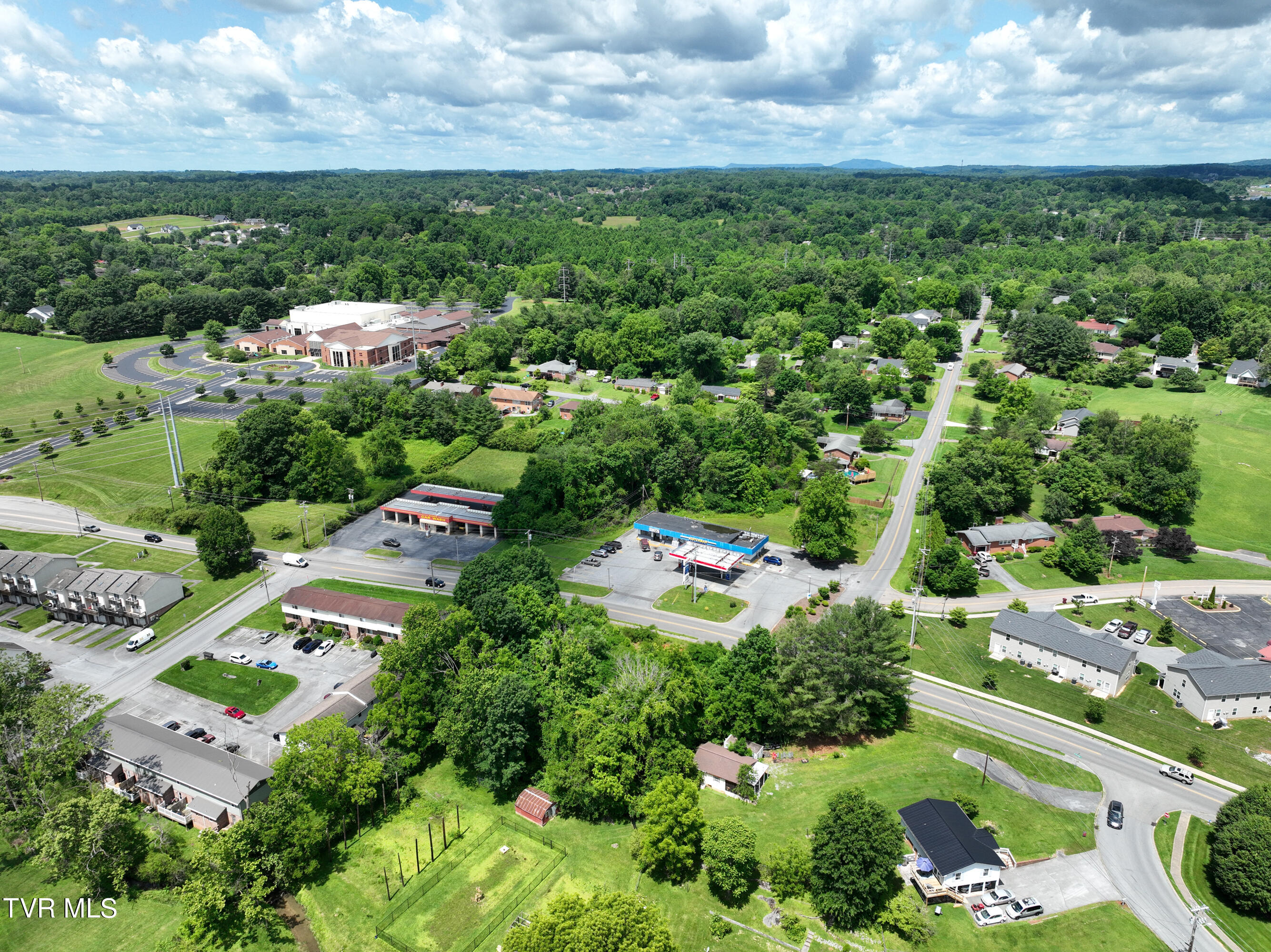 2301 Greenwood Drive, Johnson City, Tennessee image 8