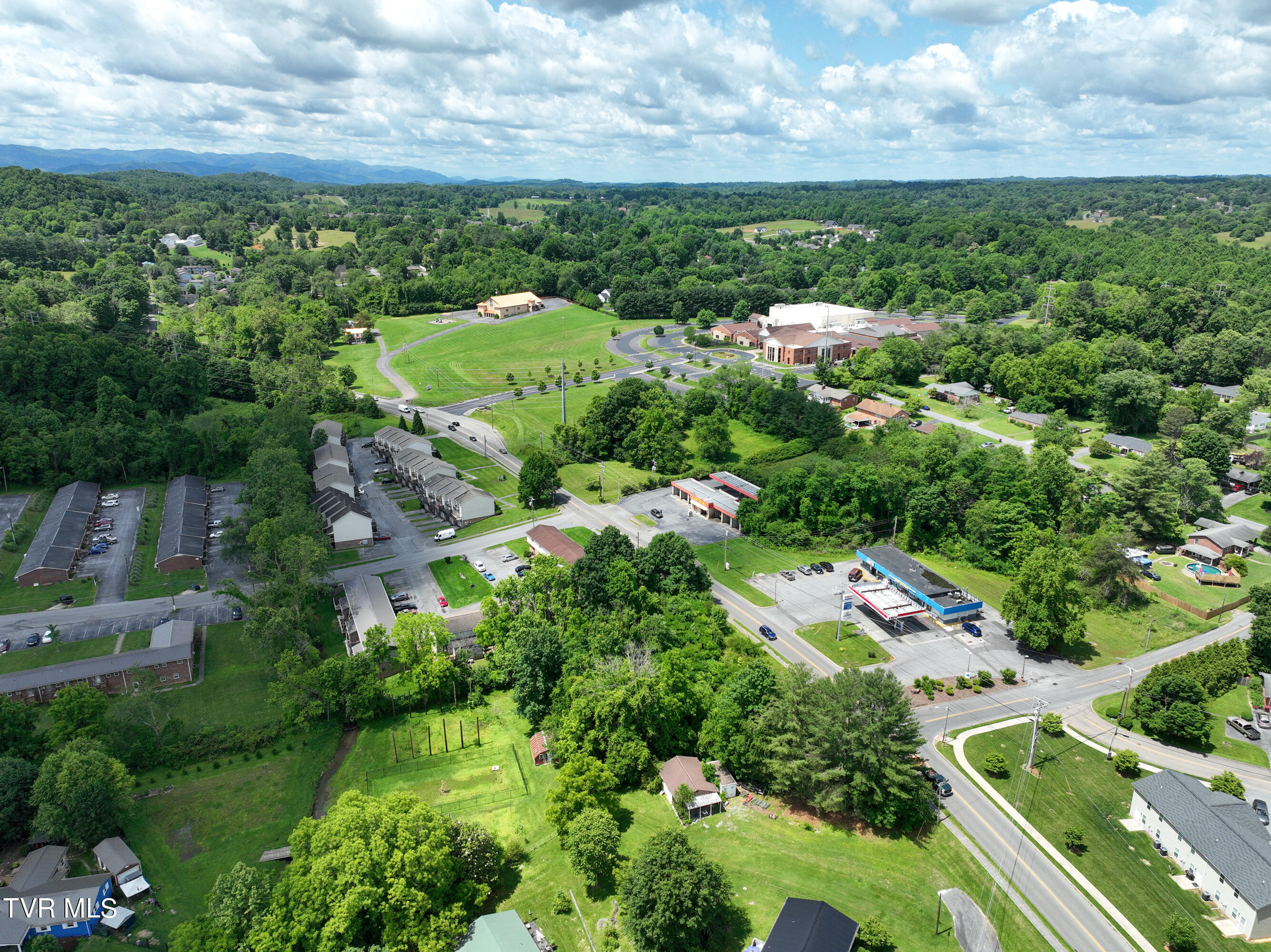 2301 Greenwood Drive, Johnson City, Tennessee image 7