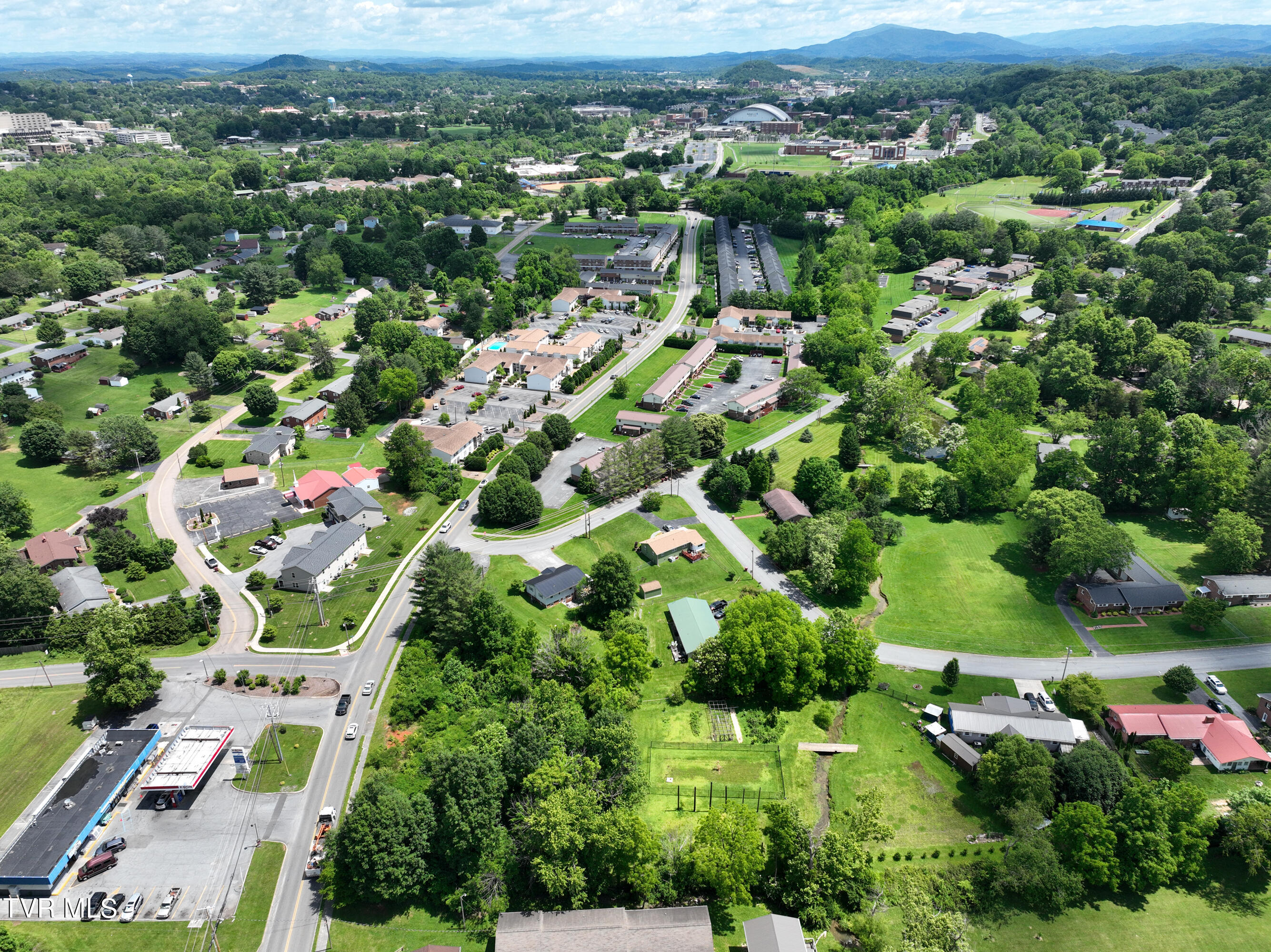 2301 Greenwood Drive, Johnson City, Tennessee image 12