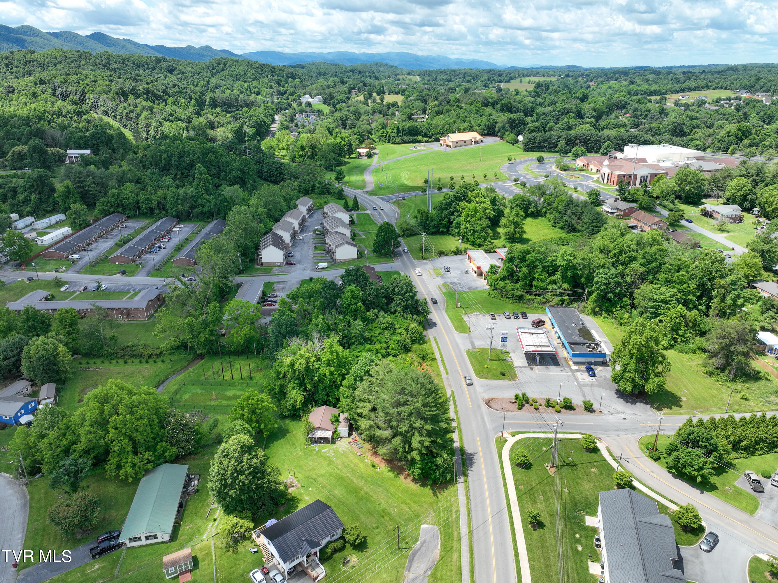 2301 Greenwood Drive, Johnson City, Tennessee image 6