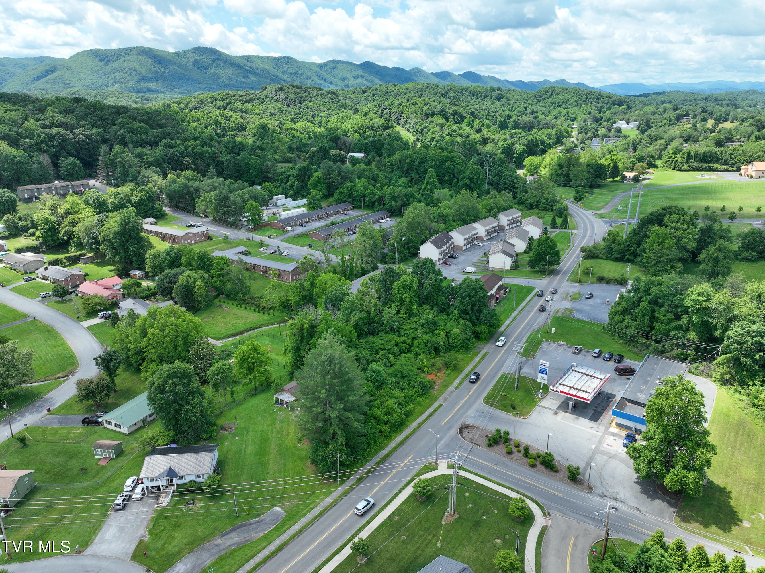 2301 Greenwood Drive, Johnson City, Tennessee image 5