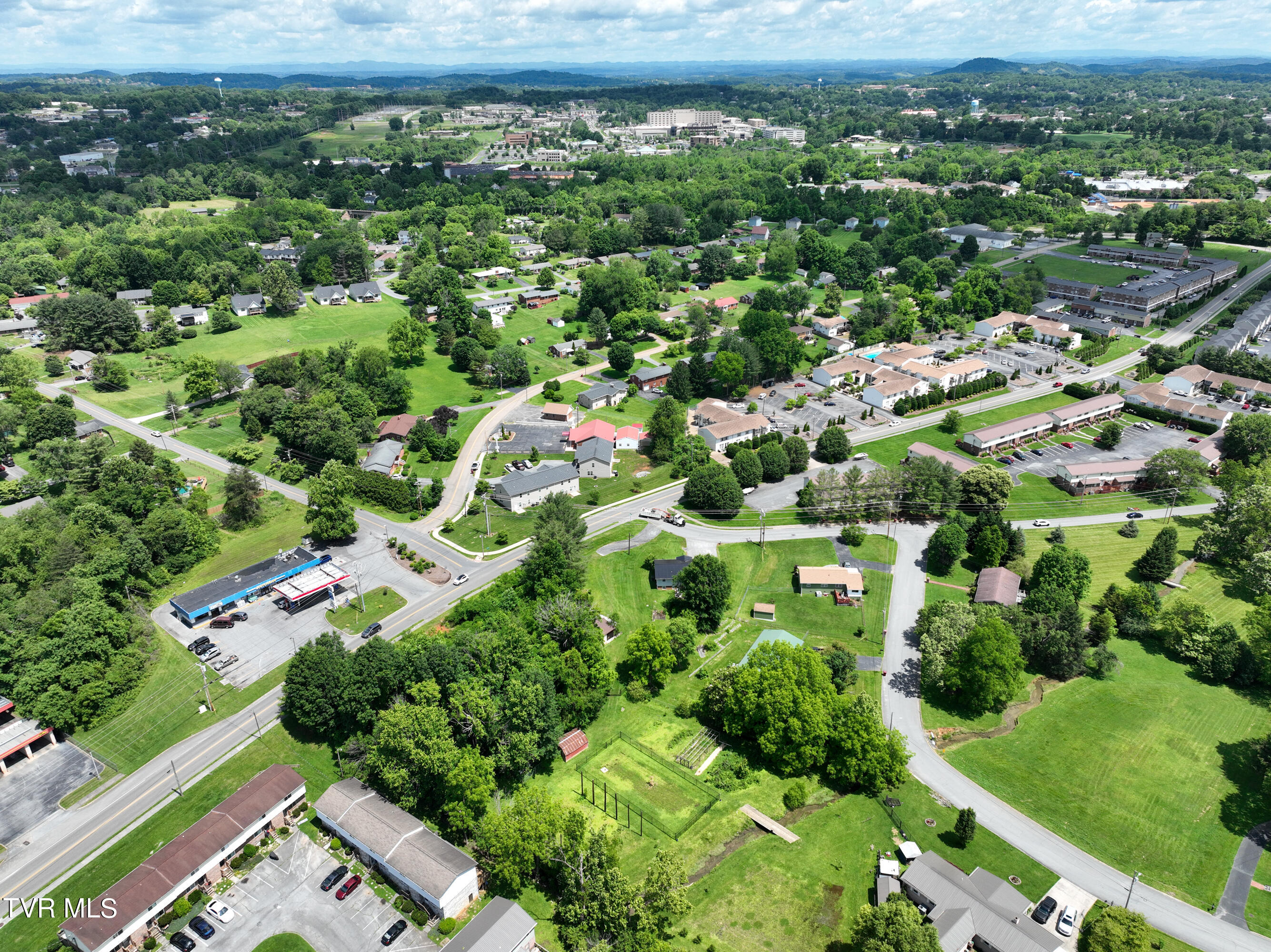 2301 Greenwood Drive, Johnson City, Tennessee image 15