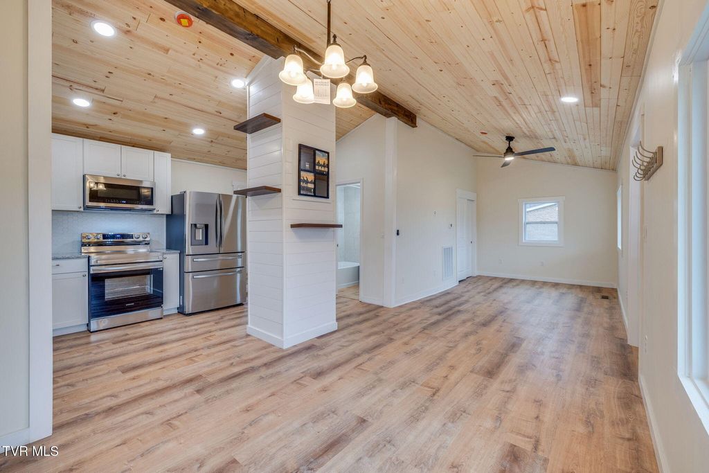 Photo of 1805 Kentucky Avenue, Bristol, TN 37620 (MLS # 9988549)