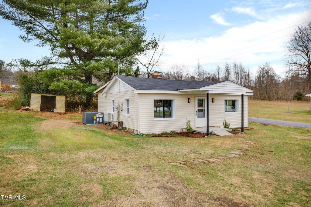 Photo of 1805 Kentucky Avenue, Bristol, TN 37620 (MLS # 9988549)