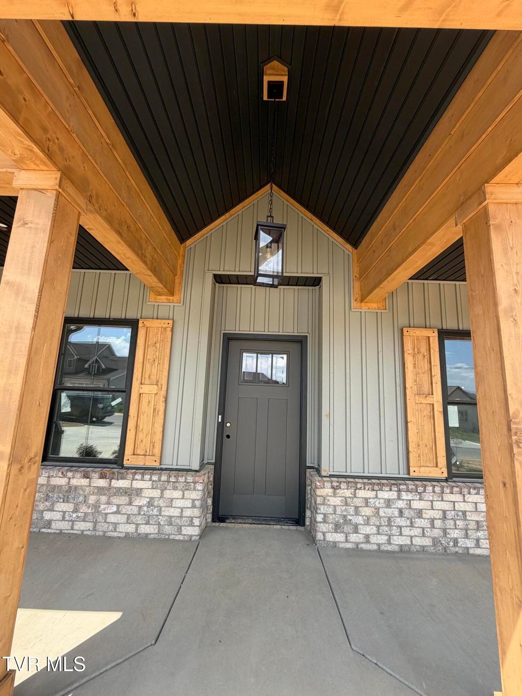 Photo of 3061 Sawgrass Drive, Jonesborough, TN 37659 (MLS # 9993996)