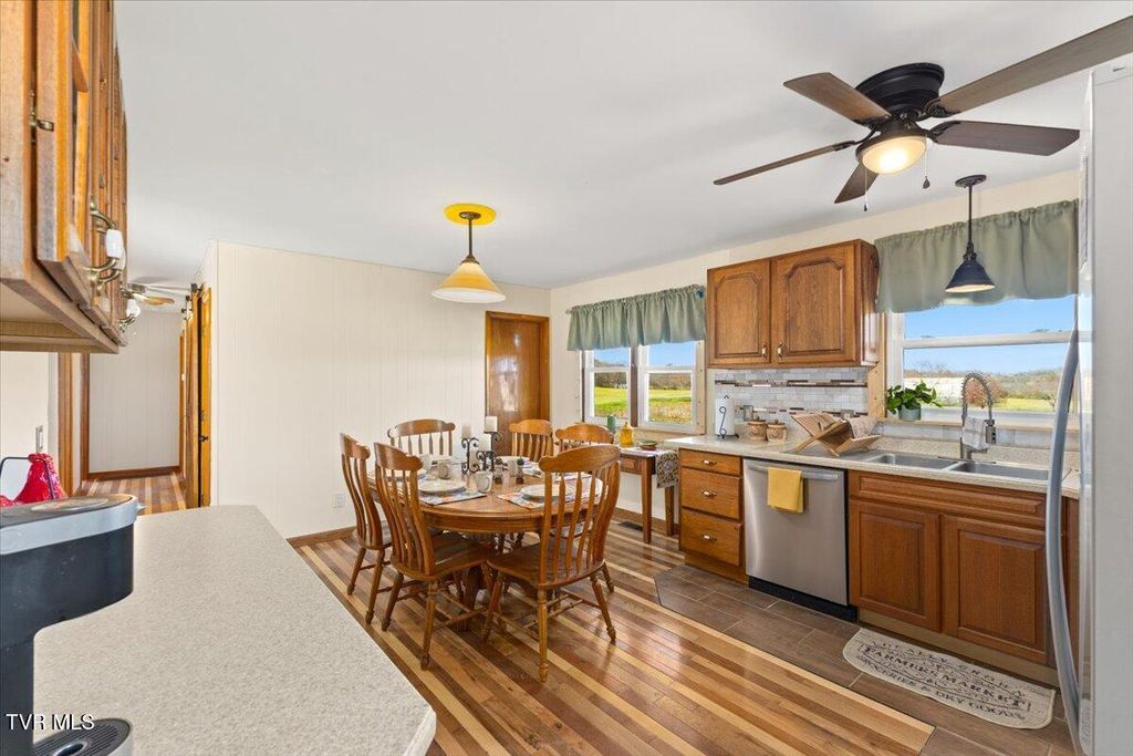Photo of 1122 Highway 107, Jonesborough, TN 37659 (MLS # 9992707)