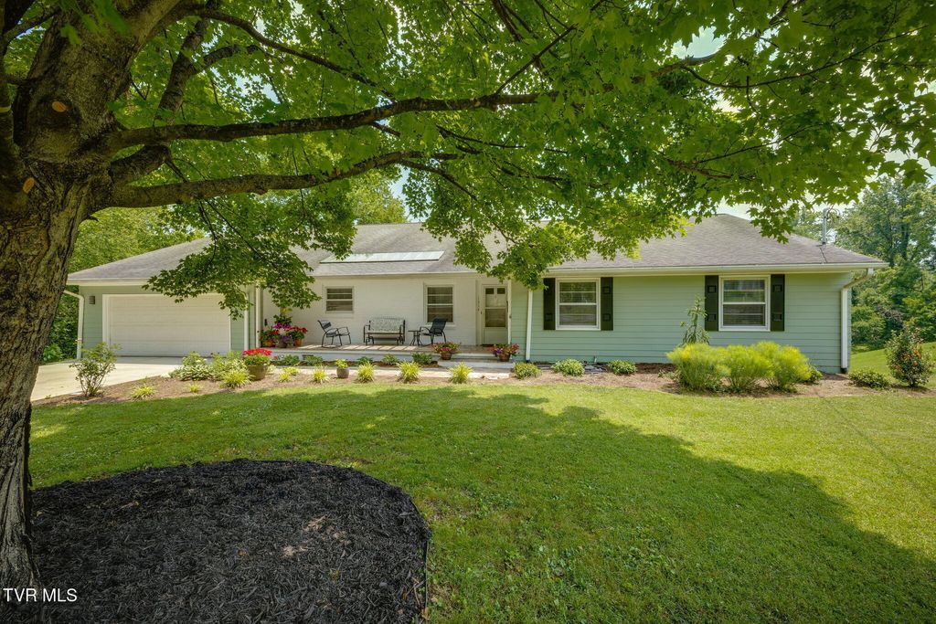 Photo of 1314 Woodland Avenue, Johnson City, TN 37601 (MLS # 9991354)