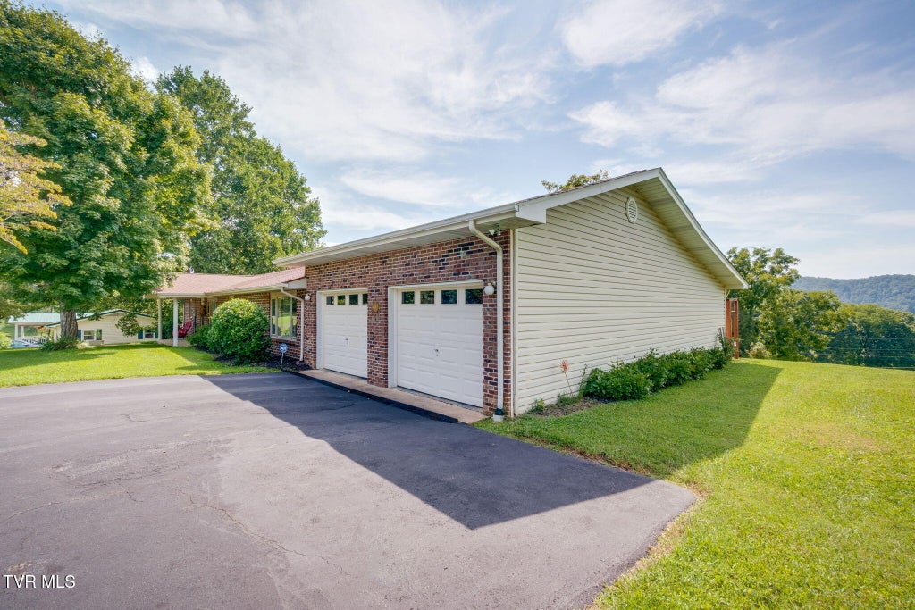 Photo of 227 Highfield Road, Bristol, TN 37620 (MLS # 10000557)
