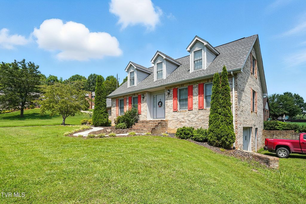 Photo of 100 Winterbrook Drive, Kingsport, TN 37663 (MLS # 9985183)