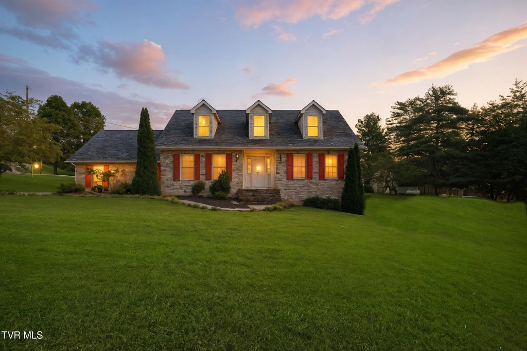 Photo of 100 Winterbrook Drive, Kingsport, TN 37663 (MLS # 9985183)