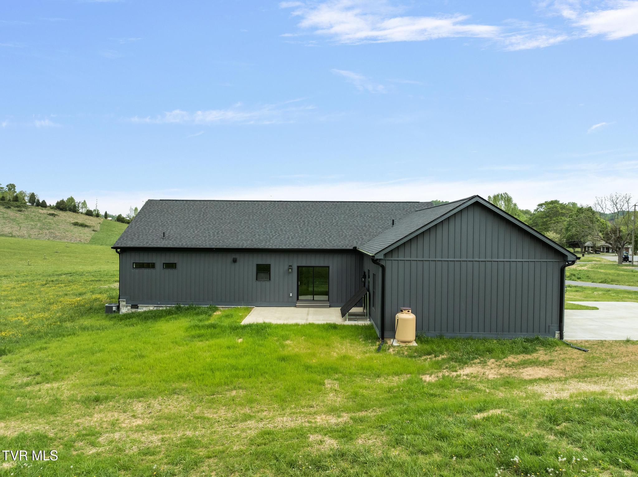 354 Old White Top Road Road, Bluff City, Tennessee image 7
