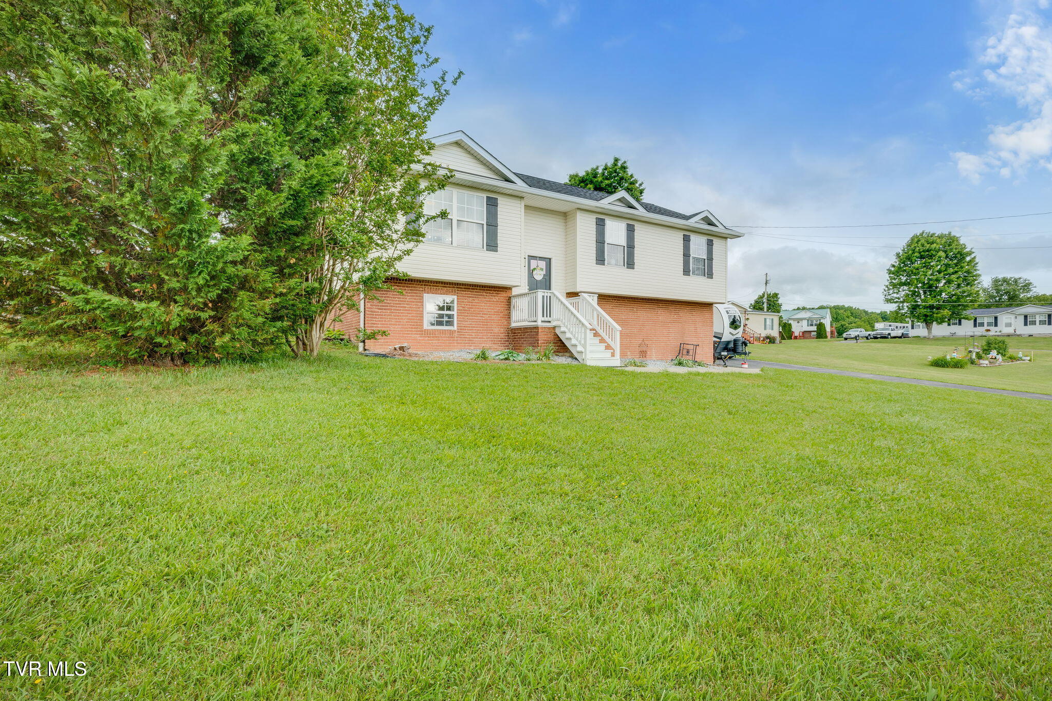 1111 Sycamore Creek Drive, Jonesborough, Tennessee image 2