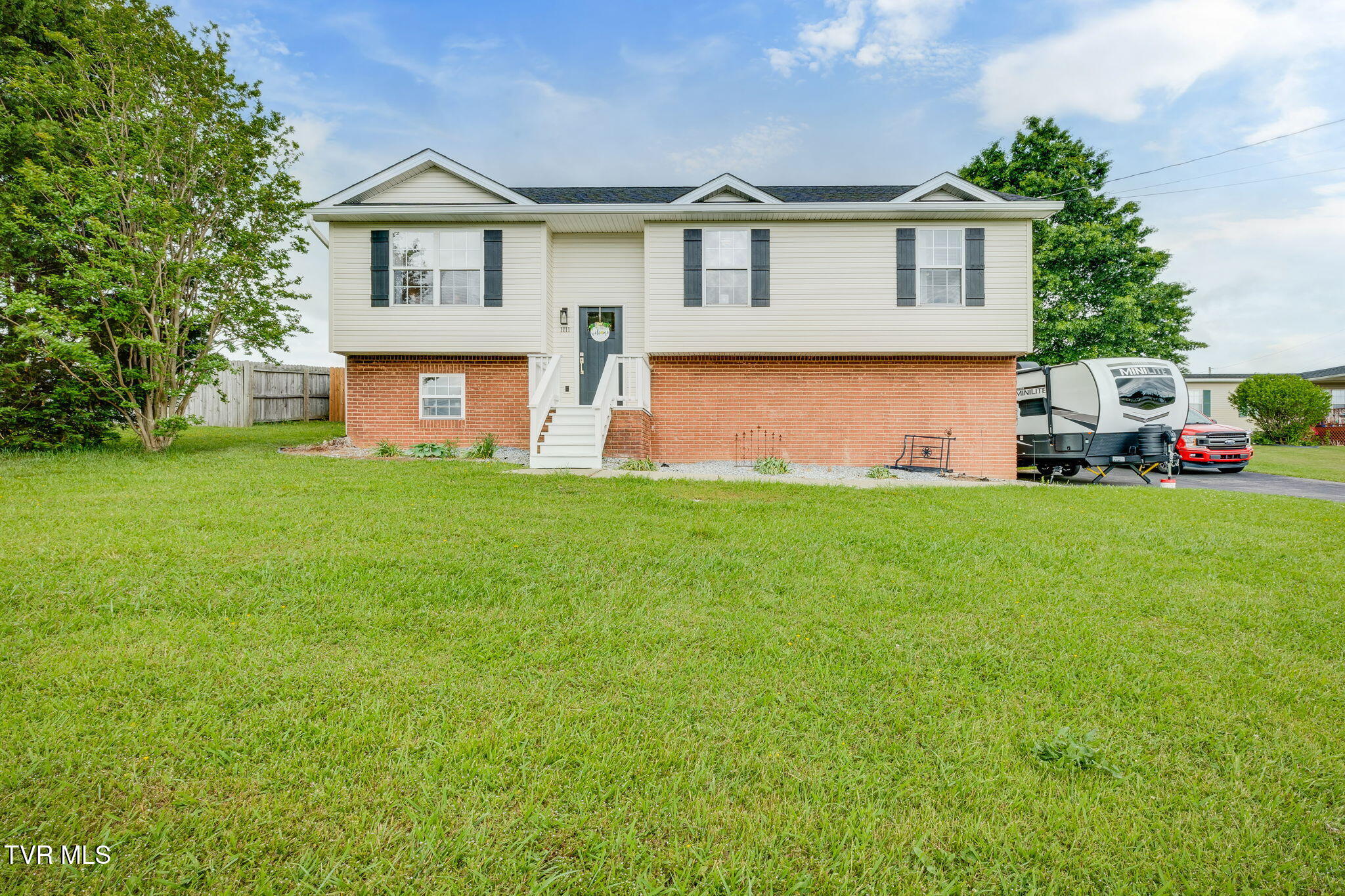 1111 Sycamore Creek Drive, Jonesborough, Tennessee image 1