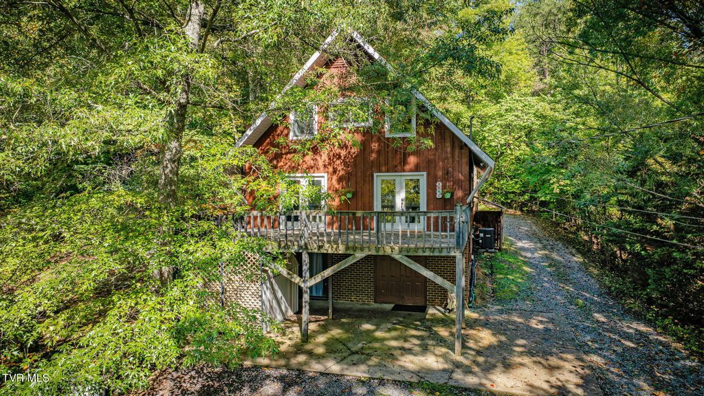 Photo of 137 Forester Lane, Jonesborough, TN 37659 (MLS # 9983630)