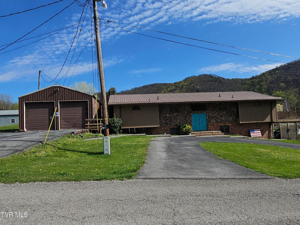 Photo of 316 Shawnee Avenue, Big Stone Gap, VA 24219 (MLS # 9976434)