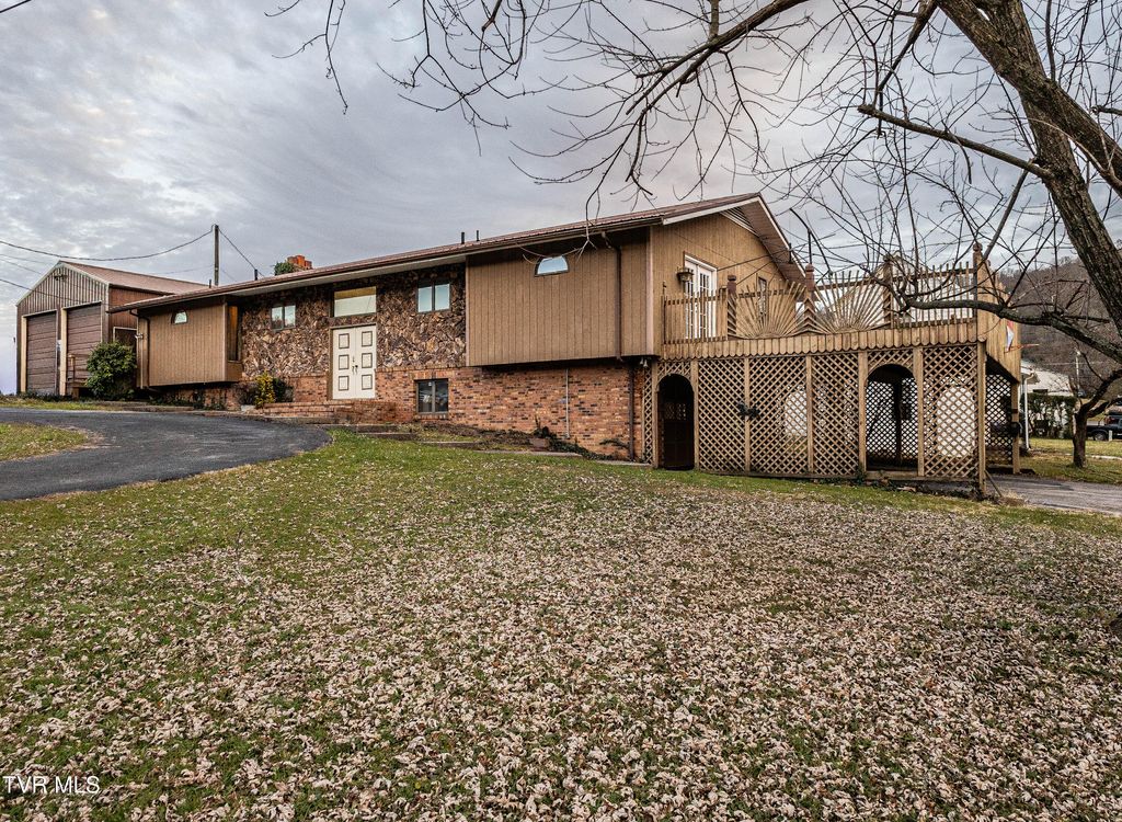 Photo of 316 Shawnee Avenue, Big Stone Gap, VA 24219 (MLS # 9976434)