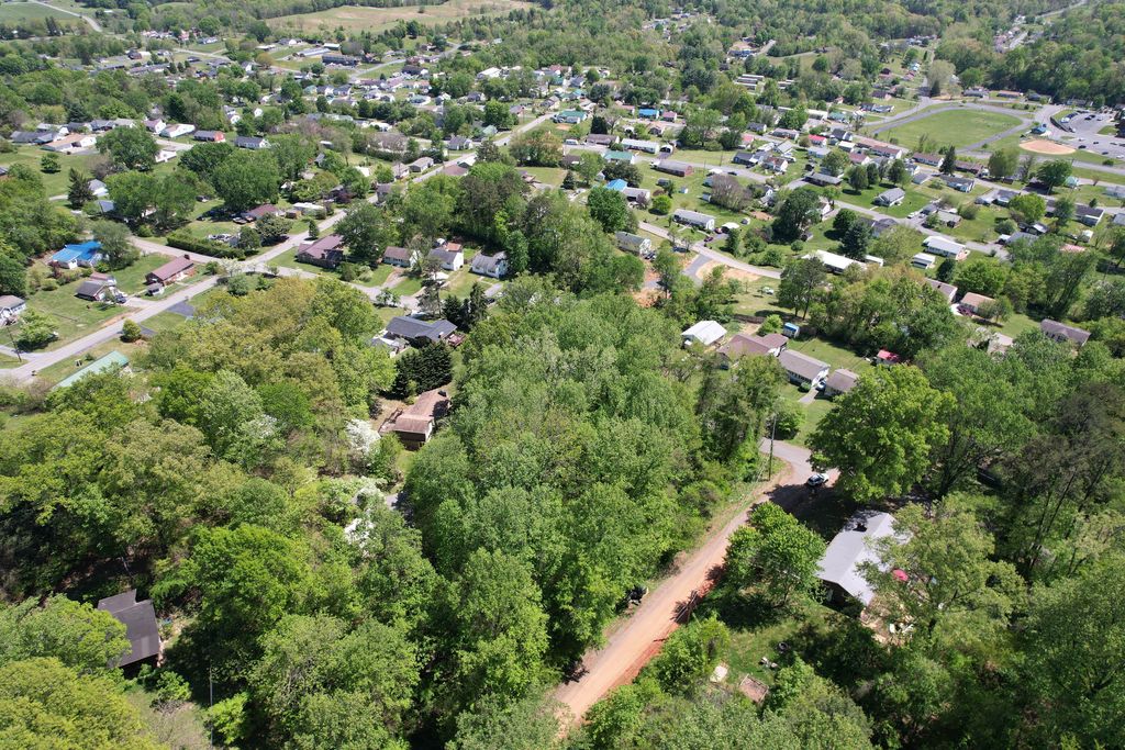 Photo of Tbd Page Street, Kingsport, TN 37660 (MLS # 9973752)