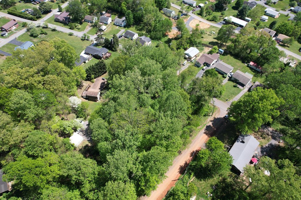 Photo of Tbd Page Street, Kingsport, TN 37660 (MLS # 9973752)