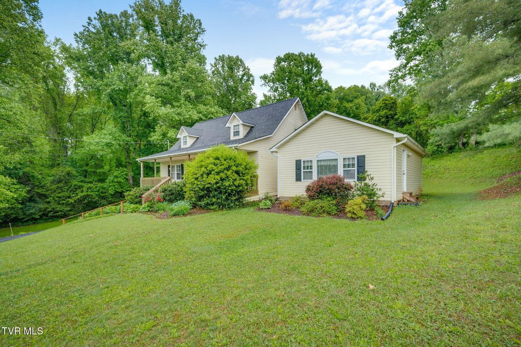 Photo of 122 Margo Drive, Johnson City, TN 37601 (MLS # 9995101)