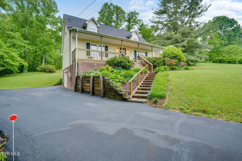 Photo of 122 Margo Drive, Johnson City, TN 37601 (MLS # 9995101)
