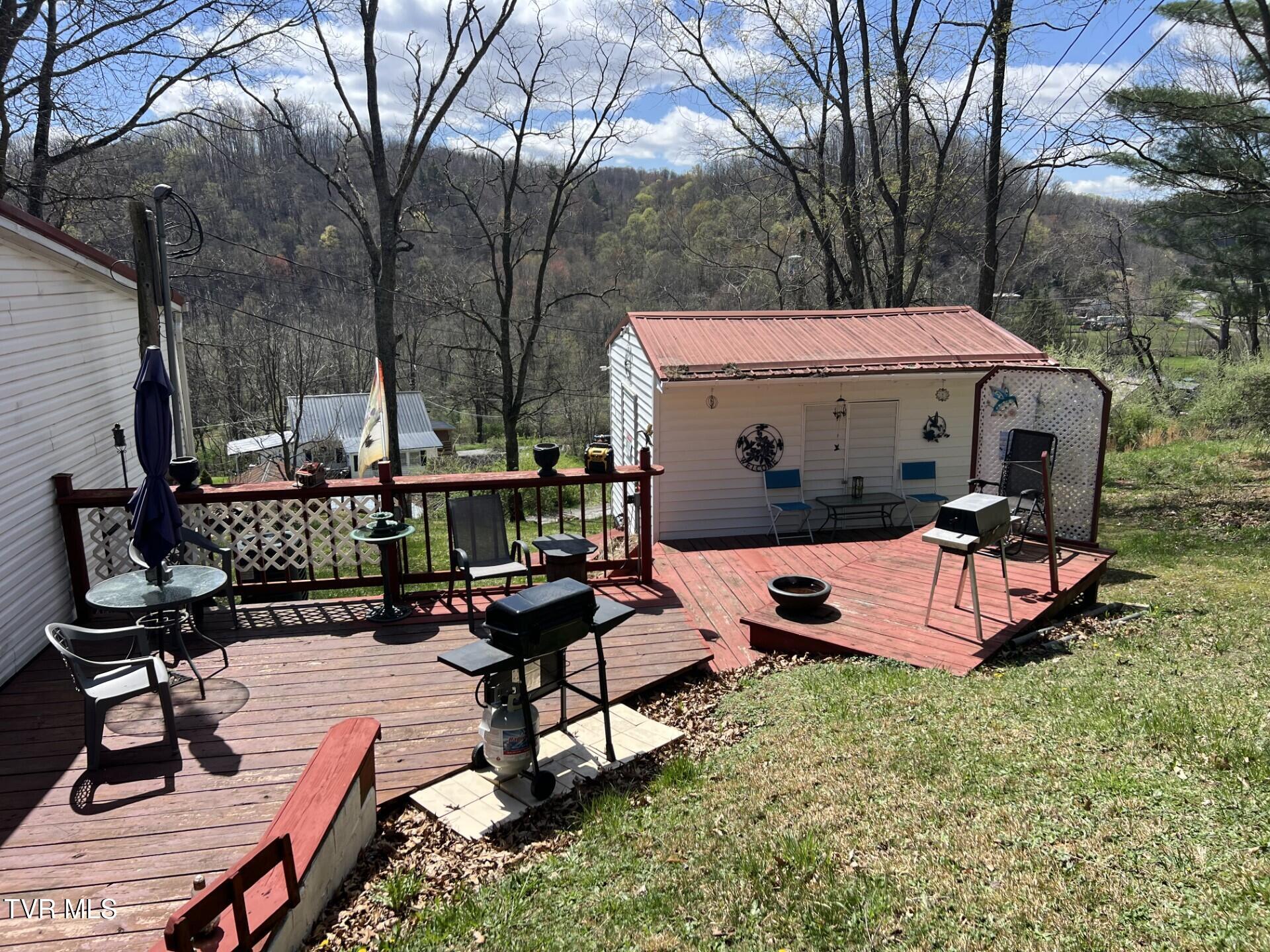 175 Banner Circle, Falls Mills, Virginia image 9