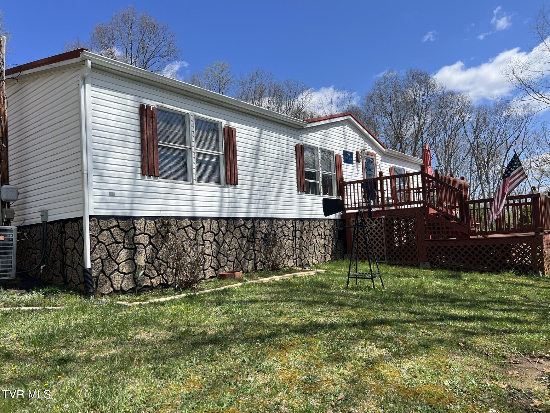 175 Banner Circle, Falls Mills, Virginia image 2