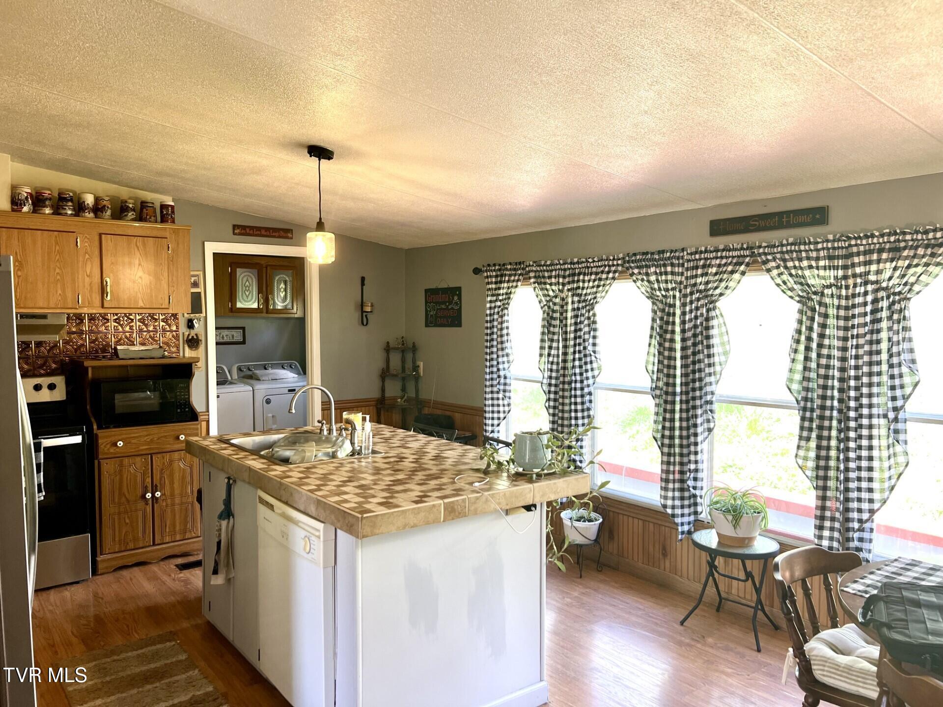 175 Banner Circle, Falls Mills, Virginia image 18