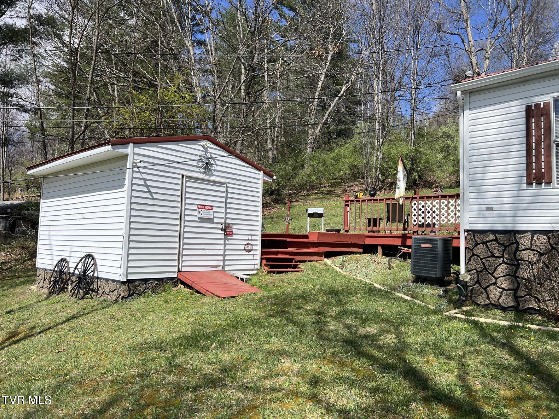175 Banner Circle, Falls Mills, Virginia image 8