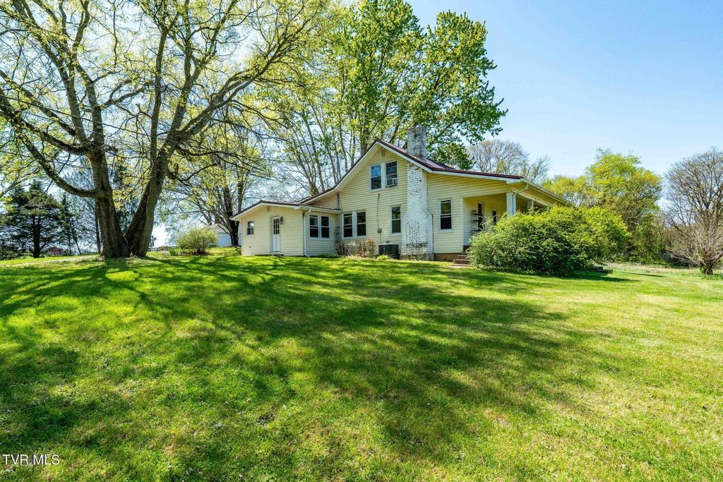 Photo of 596 Leesburg Road, Jonesborough, TN 37659 (MLS # 9993802)