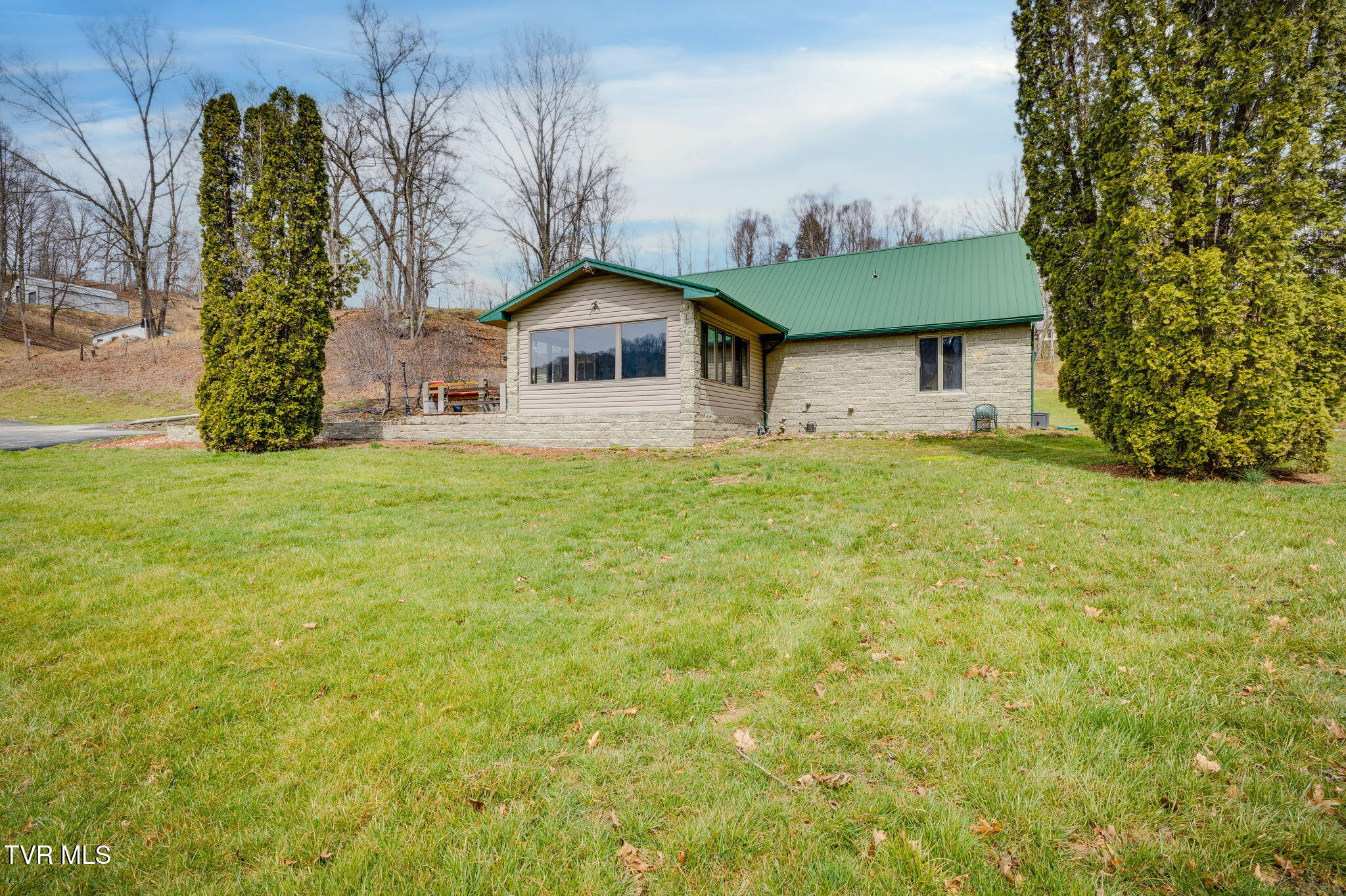 335 Shell Creek Road, Roan Mountain, Tennessee image 2