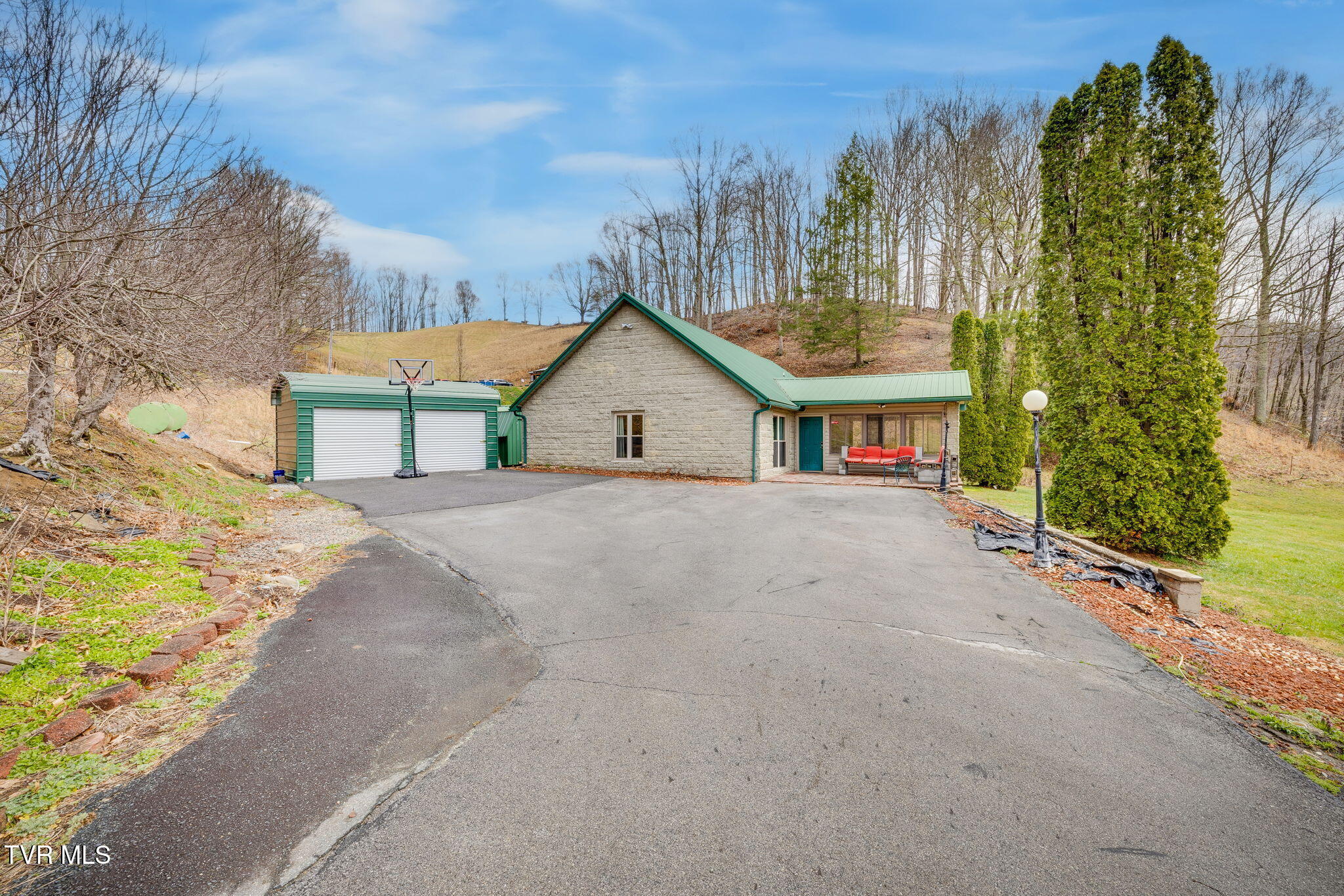 335 Shell Creek Road, Roan Mountain, Tennessee image 1