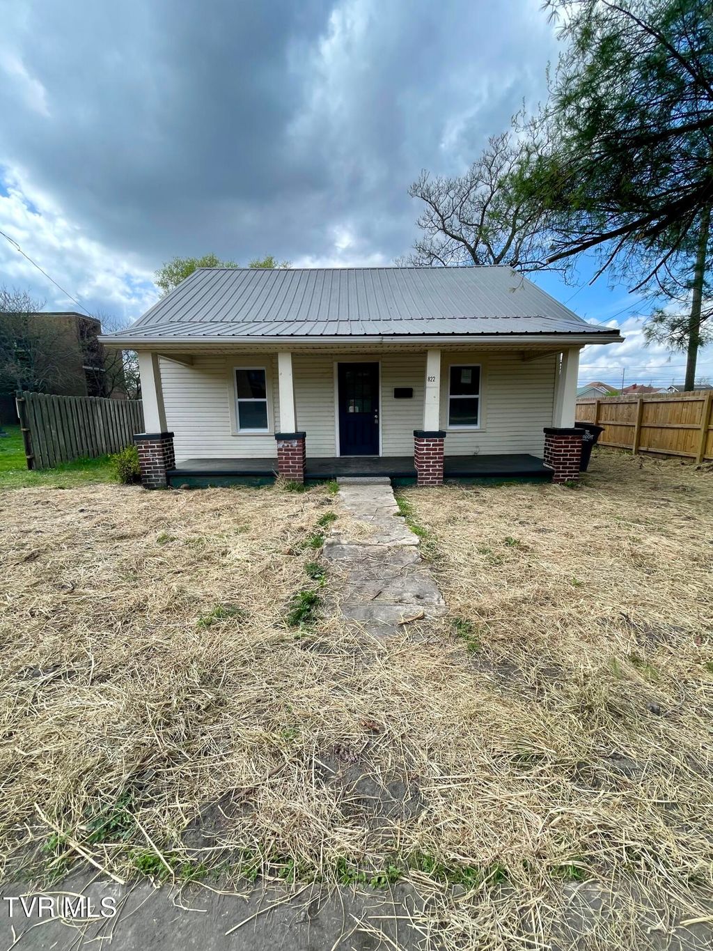 Photo of 822 Mapleoak Lane, Kingsport, TN 37660 (MLS # 9993277)