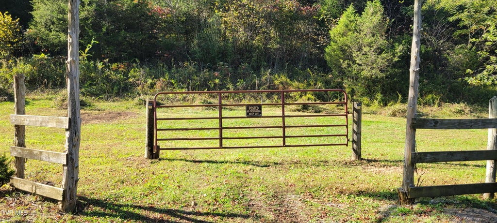 Photo of 1 Bear Paw Lane, Rogersville, TN 37857 (MLS # 10002548)