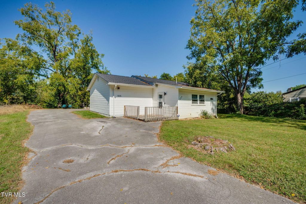 Photo of 505 Orleans Street, Johnson City, TN 37601 (MLS # 9985740)