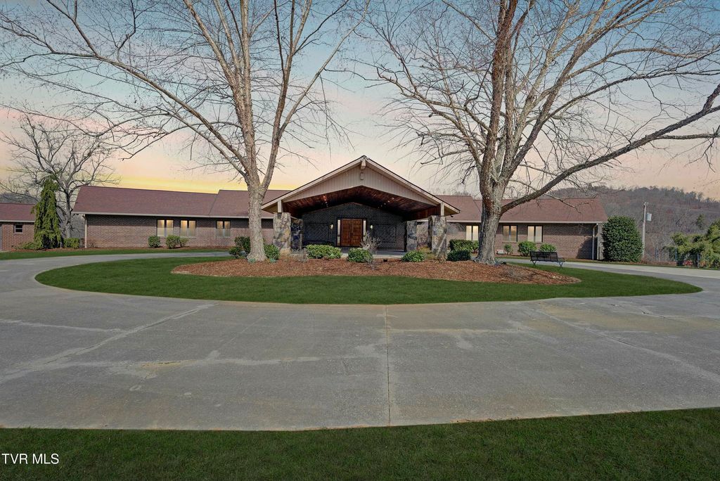 Photo of 373 Dalewood Road, Johnson City, TN 37601 (MLS # 9977010)