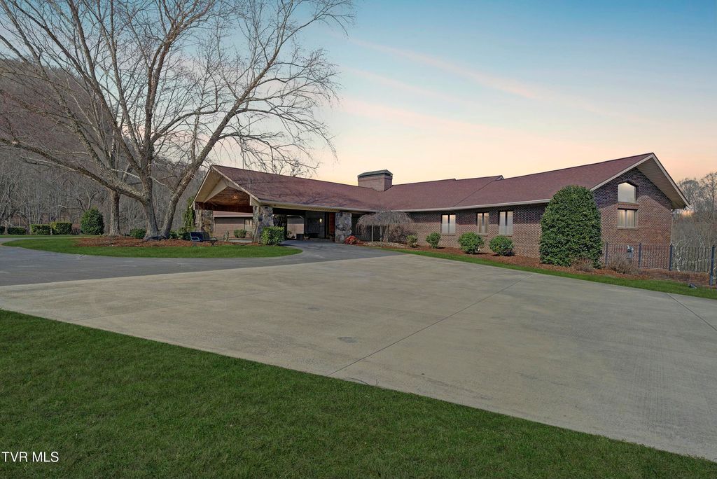 Photo of 373 Dalewood Road, Johnson City, TN 37601 (MLS # 9977010)