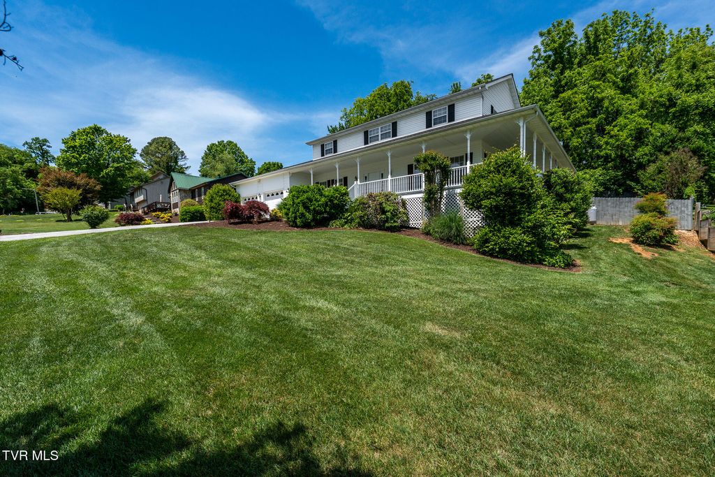 Photo of 2 Gatewood Drive, Gray, TN 37615 (MLS # 9995563)