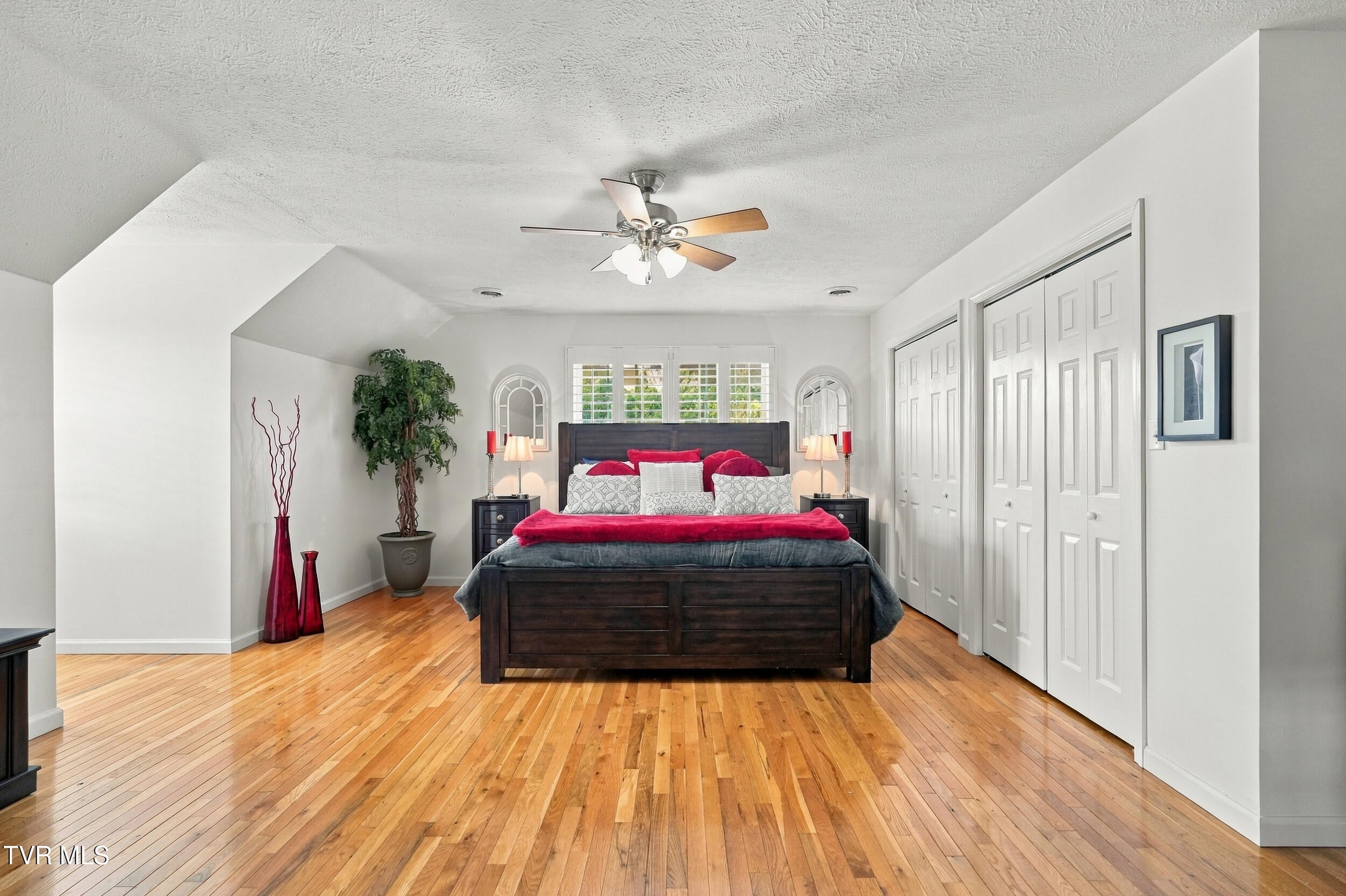 19307 Spur Lane
