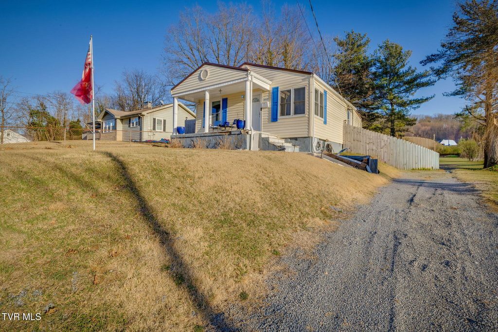 Photo of 2440 Broad Street, Bristol, TN 37620 (MLS # 9991447)