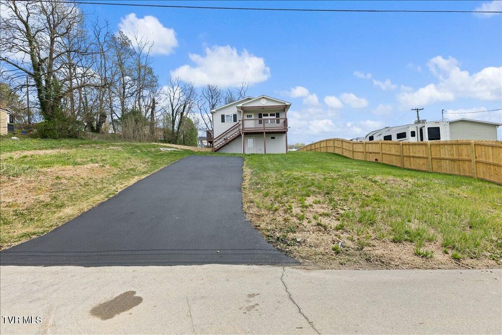 Photo of 108 Lily Street, Bristol, TN 37620 (MLS # 9993293)